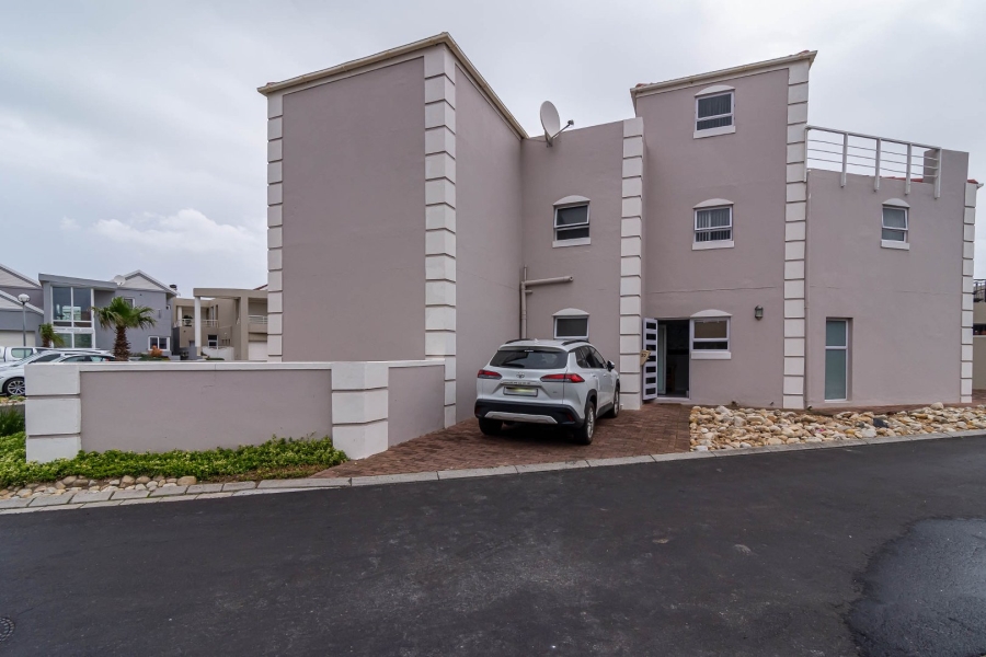 8 Bedroom Property for Sale in Harbour Island Western Cape